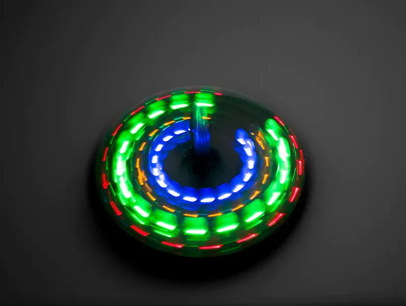 (DIY) Zrób to sam zestaw lutowniczy świecący bączek / spinner